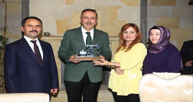 Ak Parti Batman Kadın Kolları Yönetici Ve Üyeleri Nevşehirde