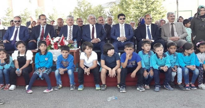 Karsta Güneş Altında Kalan Öğrencileri Vali Doğan Kurtardı