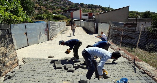 Licede Kilitli Parke Taşı Ve Bordür Çalışmaları Hızla Devam Ediyor