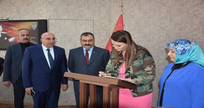 Azerbaycan Milletvekili Paşayeva: Güçlü Olmak İçin Birlik Olmalıyız
