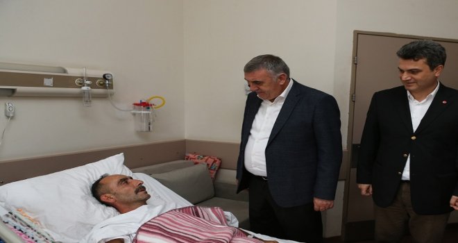 Başkan Toçoğlu Saüeahta Yatan Hastaları Ziyaret Etti