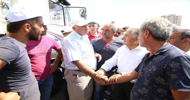 Başkan Memduh Büyükkılıç 9 Satış Pazarlığında Hayırlı Olsun Dedi