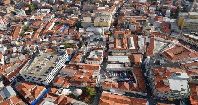 Kemeraltında Su Baskınına Karşı Çalışmaya Bayram Molası