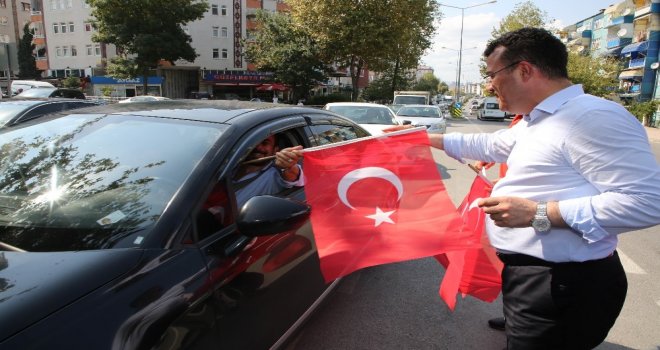 Taşçı: “Türkün Bayramı, Bayraksız Kutlanmaz”