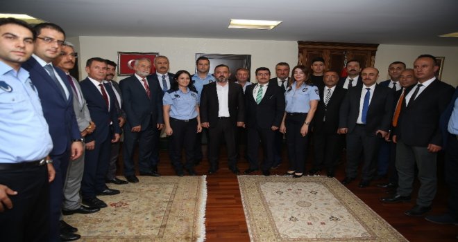 Zabıtalar Başkan Ercanı Makamında Ziyaret Etti