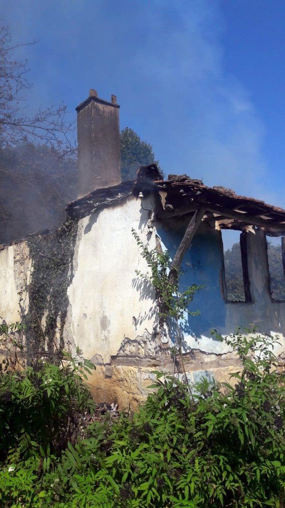 Kumruda Ev Yangını
