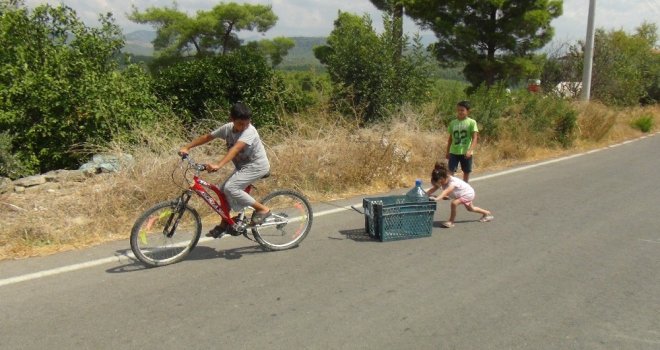 Antalyada Bir Mahallede 2 Aydır İçme Suyu Sıkıntısı Yaşanıyor