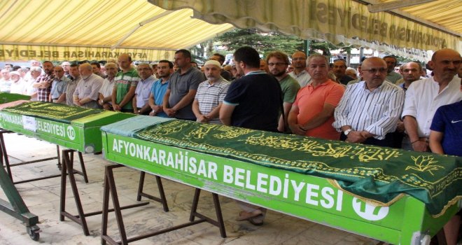 Talihsiz Anne Ve Kızı Toprağa Verildi