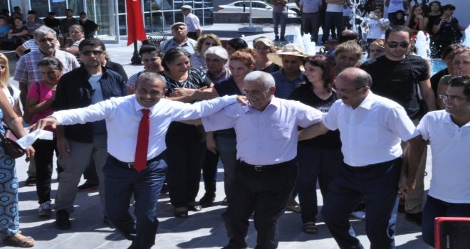 Tuncelide Açılış, Çılgın Davulcuyla Şenlendi, Halay Çeken Vali Renk Kattı