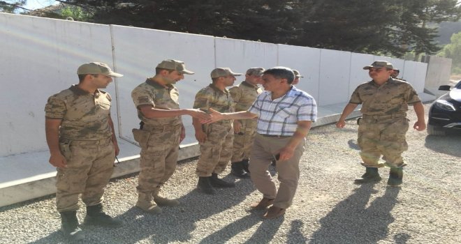 Kaymakam Özkandan Güvenlik Güçlerine Bayram Ziyareti