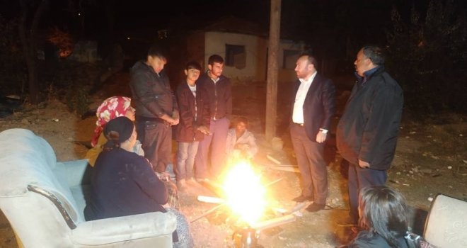 5 Gündür Sokakta Yaşam Mücadelesi Veren 7 Kişilik Aileye Yardım Eli