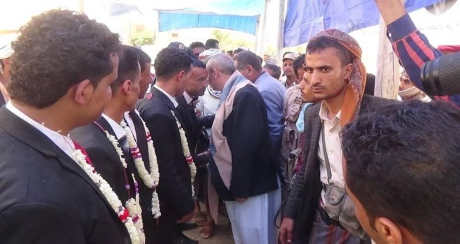 Yemende Düzenlenen Toplu Düğün Töreninde 96 Kişi Evlendi