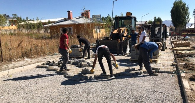 Çaldıranda Yol Çalışması
