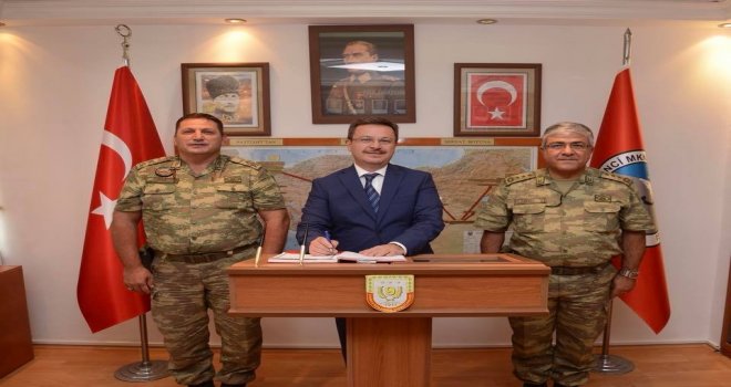 Vali Ünlü Tugay Komutanlığını Ziyaret Etti