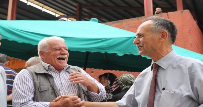 Salı Pazarını Gezdi, Pazarcı Ve Vatandaşları Dinledi