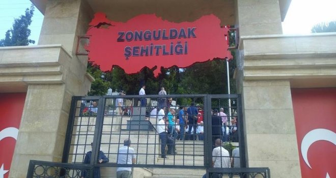 Zonguldakta Şehitlikte Kuran-I Kerim Okundu