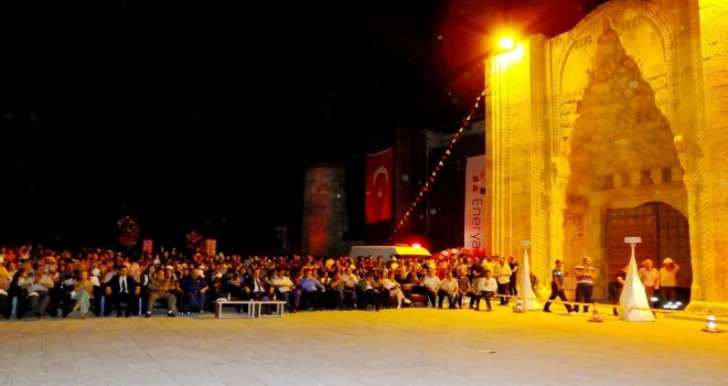 Aksarayın Sultanhanı İlçesinde Doğalgaz Kullanıma Sunuldu