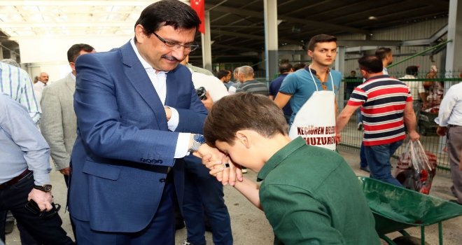 Başkan Ak Vatandaşlarla Bayramlaşarak Beraberlik Vurgusu Yaptı