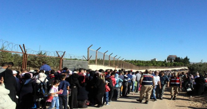 Suriyeliler Maraton Koşar Gibi Ülkelerine Gidiyor