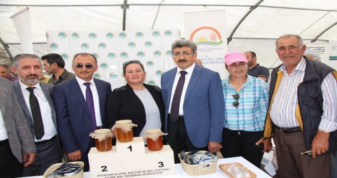 Ardahanda Bal Festivali Coşkusu