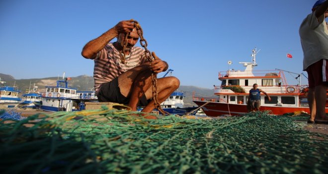 İskenderunlu Balıkçılar ‘Vira Bismillah Demeye Hazır
