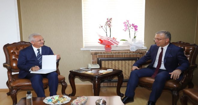 Başkan Başsoydan Rektör Akın Levente Hayırlı Olsun Ziyareti
