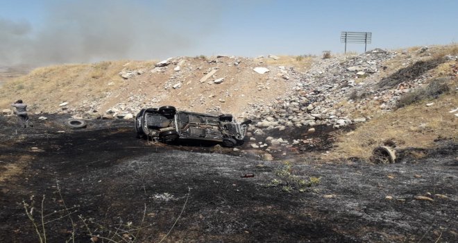 Şarampole Yuvarlanan Otomobil Alev Aldı: 2 Yaralı