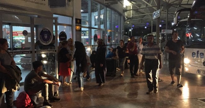 Tatil Dönüşü Otogarlarda Yoğunluk Devam Ediyor
