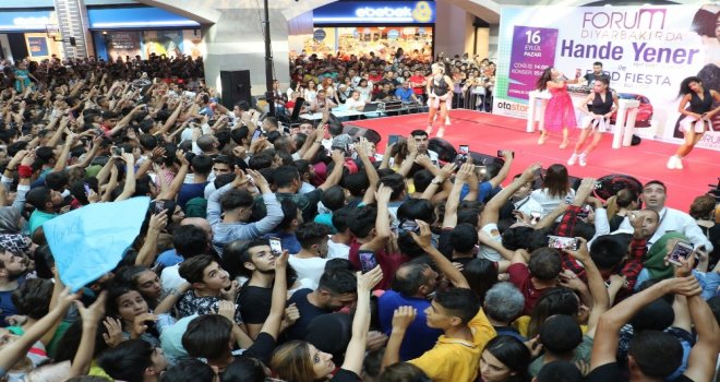 Diyarbakırda Hande Yener İzdihamı