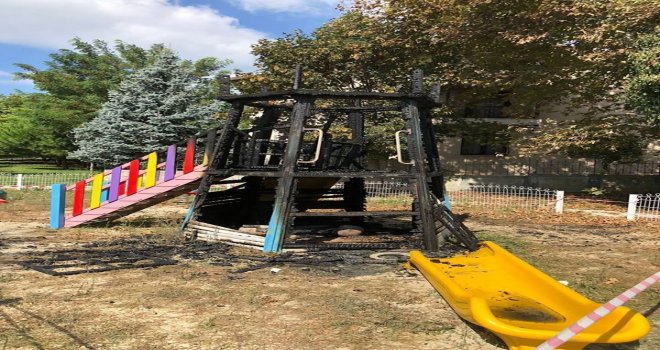 Büyükçekmecede Çocuk Parkı Kundaklandı