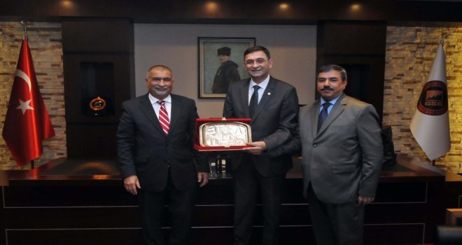 Irak Büyükelçisi Ve Başkonsolosu Gsoyu Ziyaret Etti