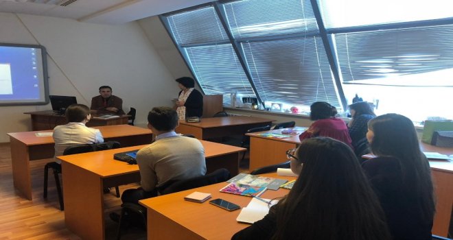 Kazakistanda Geleneksel Motiflerin Önemi Anlatıldı
