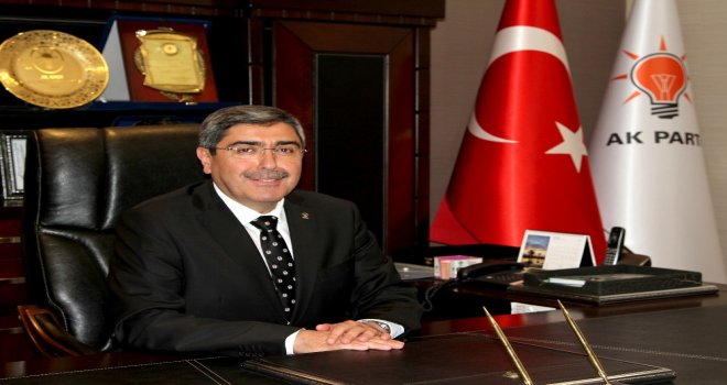 Başkan Özkeçeciden Zafer Bayramı Kutlaması