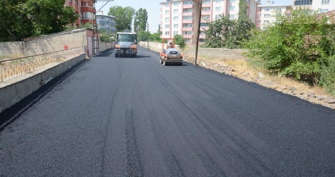 Ercişte Yol Asfaltlama Çalışması