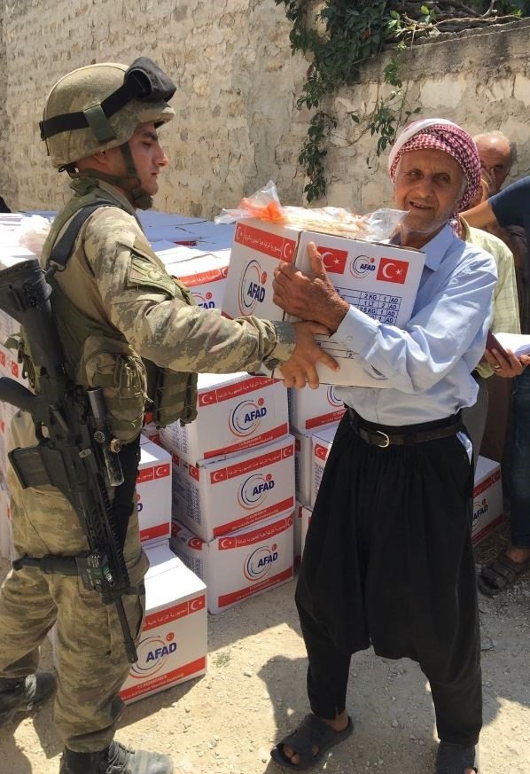 Tsk: Afrinde Afad, Kızılay Ve Mehmetçik İşbirliği İle 5 Bin 200 Aileye İnsani Yardım Malzemesi Dağıtıldı