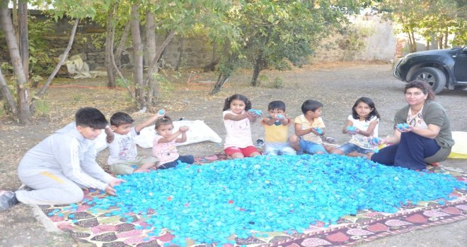 Öğrencilerden ‘Mavi Kapak Kampanyası