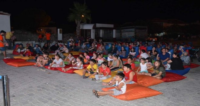 Güzelhisarda Yıldızlar Altında Sinema Keyfi