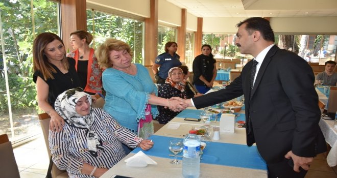 Dualar Şehitler İçin Yükseldi