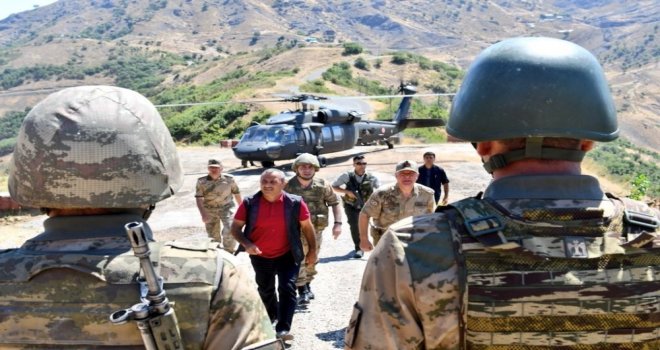 Vali Sonel, Terörle Mücadelede Nöbetteki Kahramanlarla Bayramlaştı