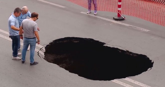 Gürcistanda Yol Çöktü