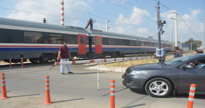 Lokomotif Çarpması Sonucu Hayatını Kaybeden Gencin Ölümünde İhmal İddiası