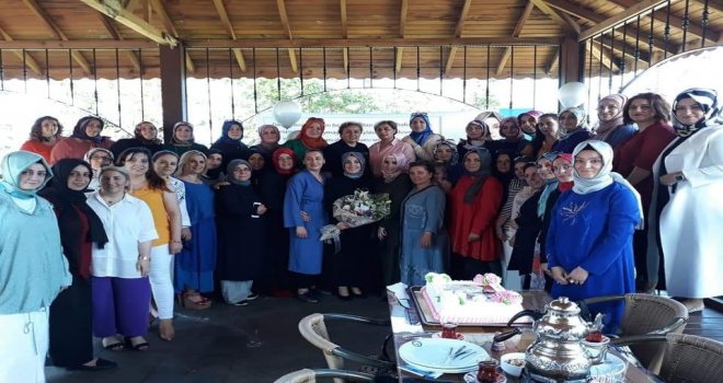 Ayvazoğluna Kadın Kollarından Sürpriz Karşılama