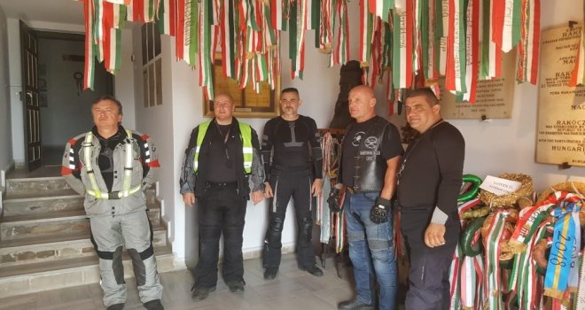 (Özel) Motor Tutkunu Macar Grup Atalarının Evini Görmek İçin Tekirdağda