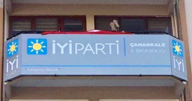 Başkan Yıldızdan Türk Bayraklı Tepki