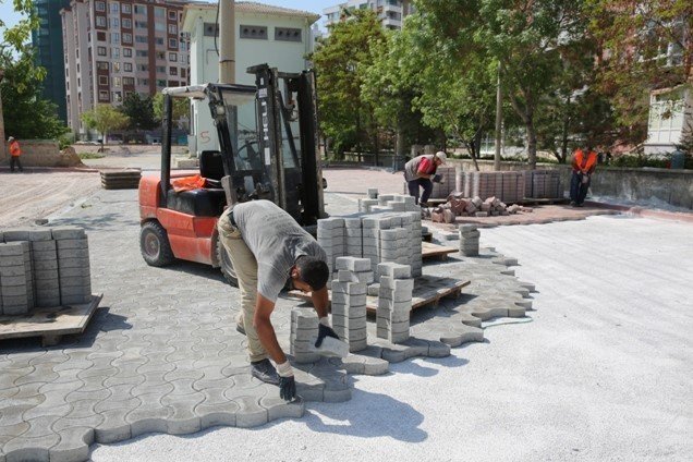 Selçukluda Bordür Parke Çalışmalarında Yoğun Tempo