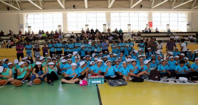 Kayapınar Belediyesi Başkanlığı Tarafından Bin 350 Öğrenciye Spor Malzemesi Dağıtıldı