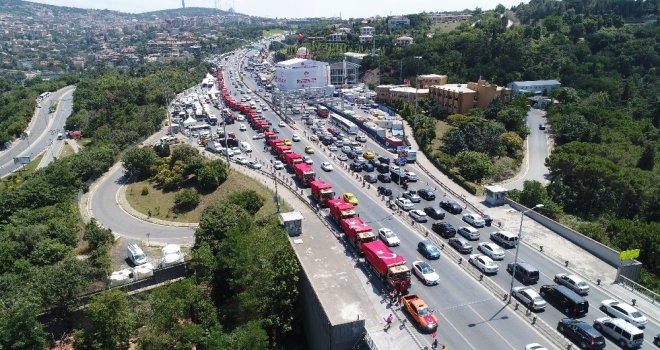 15 Temmuzun Sembolü Kamyonlar 15 Temmuz Şehitler Köprüsünden Geçiş Yaptı