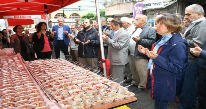 Devrekte Mahalle Ve Esnafların Katkıları İle Aşure Programı Düzenlendi