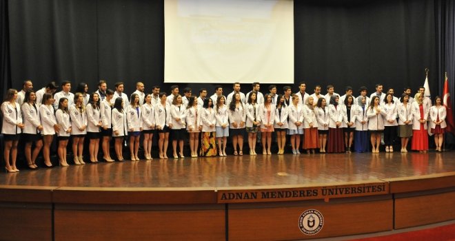 Genç Diş Hekimi Adayları Beyaz Önlüklerini Giydi