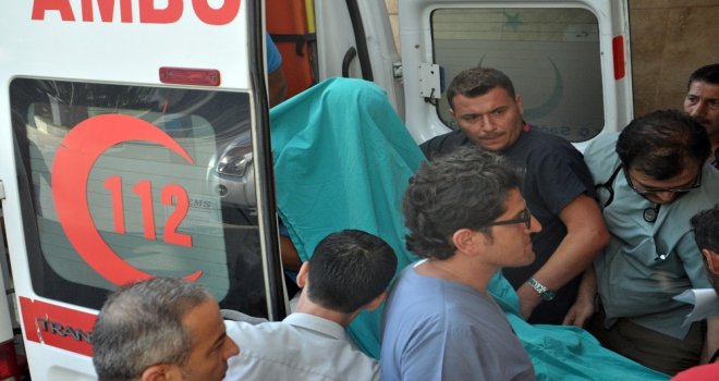 Bisikletle 2 Metre Yükseklikten Düşen Çocuğun Başına Demir Saplandı